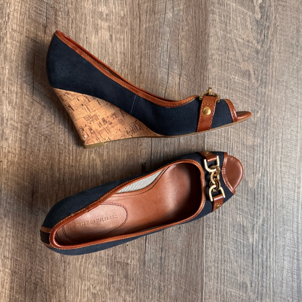 Tommy Hilfiger Golden Hardware Wedges in Navy and Tan Accents